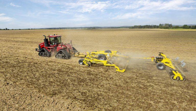 TERRALAND TO semi-mounted chisel plough attached to tractor