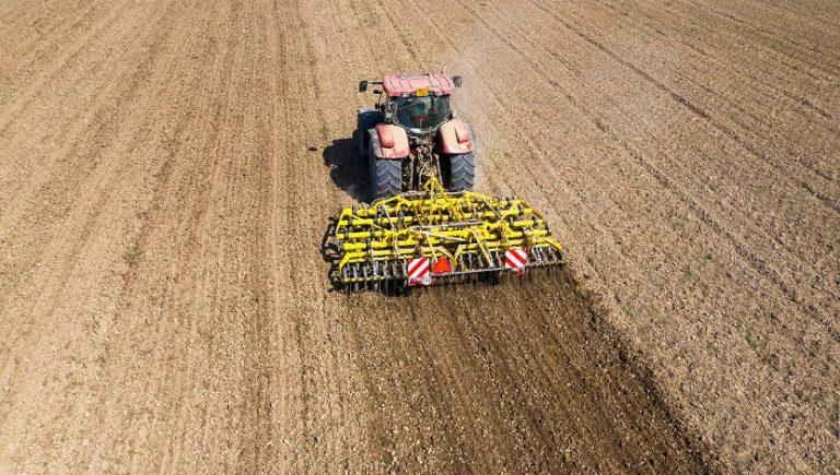  VERSATILL VN_L mounted cultivator attached to tractor